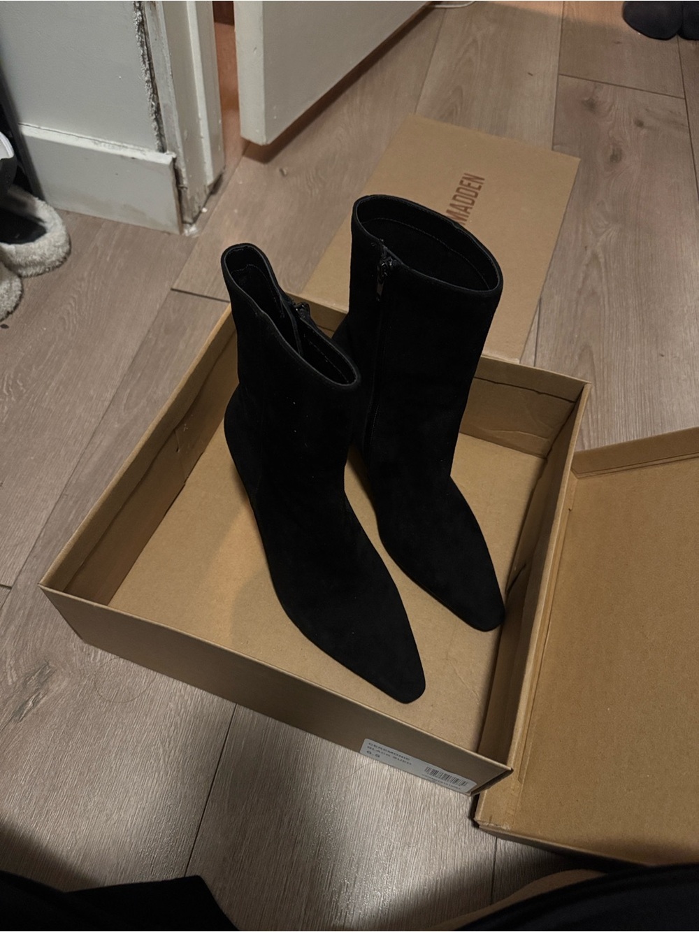 Steve Madden CEREMONIE Black Suede Heeled Booties - Size 6.5 - Picture 4 of 4